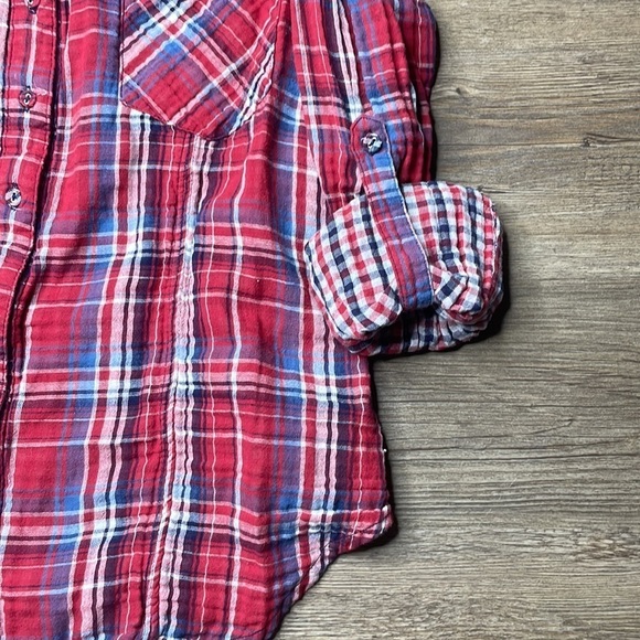 Skies are Blue Women’s Red White Blue Plaid Button Down Shirt, size medium - Picture 10 of 10